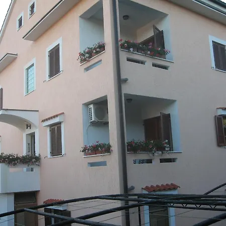 Guest House Lavanda 2 Njivice Exterior photo