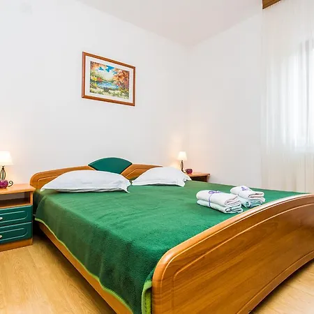 Guest House Lavanda 2 Njivice Exterior photo